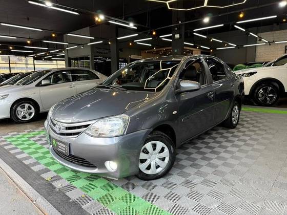 TOYOTA ETIOS 1.5 XS 16V FLEX 4P MANUAL TOYOTA ETIOS 1.5 XS 16V FLEX 4P MANUAL